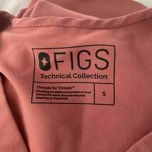 FIGS scrubs Catarina™ One-Pocket Scrub Top Women